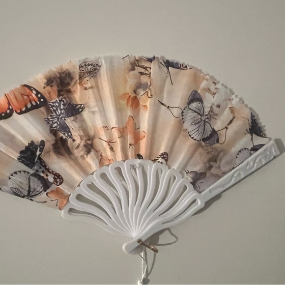 Always Have your fans on style 🪭🪭🪭 for 5️⃣ - Picture 11 of 13